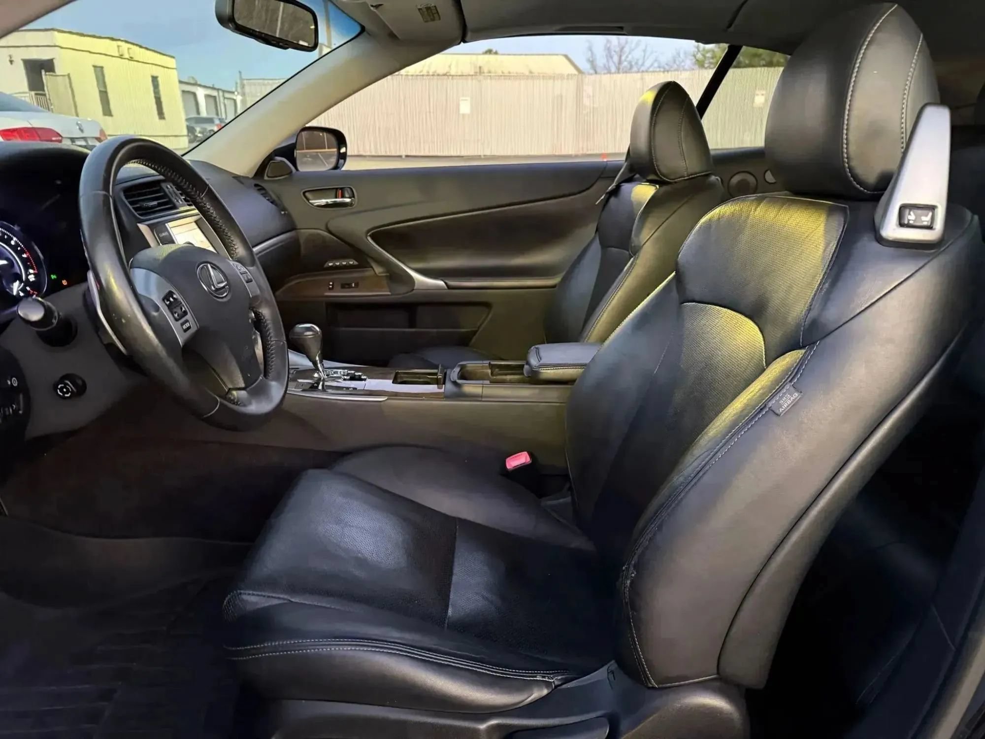 Used 2012 Lexus IS 350C w/ Luxury Pkg RWD image 2