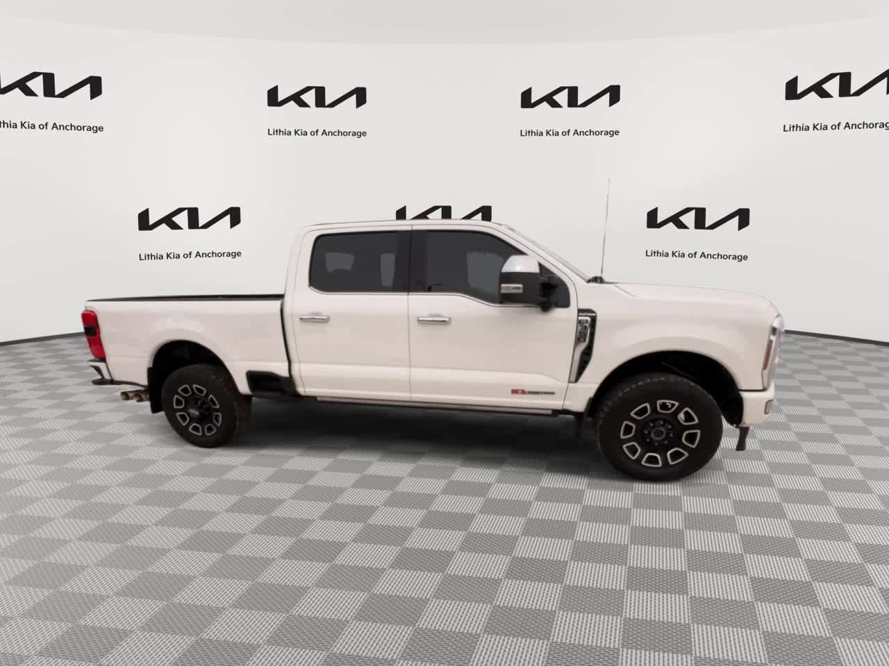 Used 2024 Ford F350 Platinum AWD/4WD image 9
