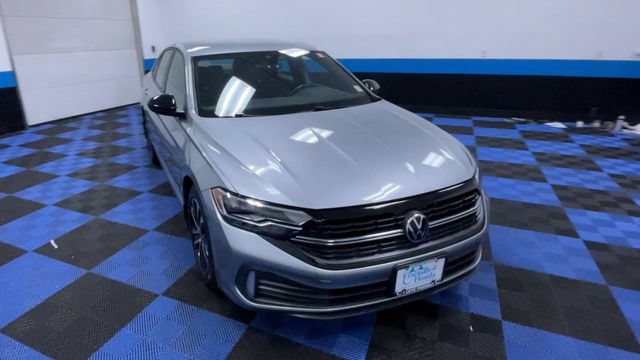 Used 2023 Volkswagen Jetta Sport FWD image 2