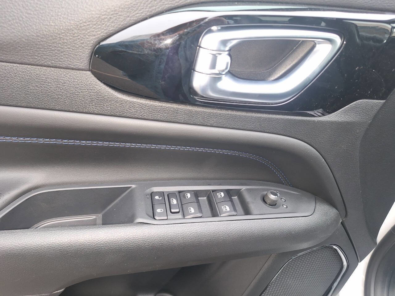 New 2026 Jeep Compass Limited image 15