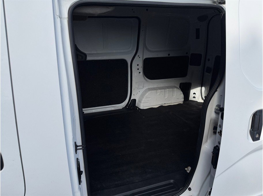 Used 2017 Nissan NV200 S image 16