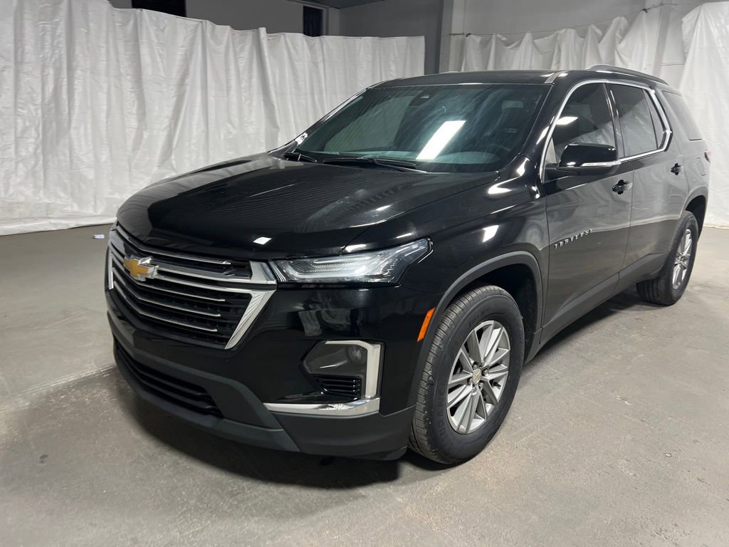 Used 2023 Chevrolet Traverse LT image 3
