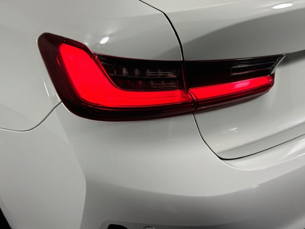 Used 2022 BMW 330i Sedan w/ Driving Assistance Package RWD image 35