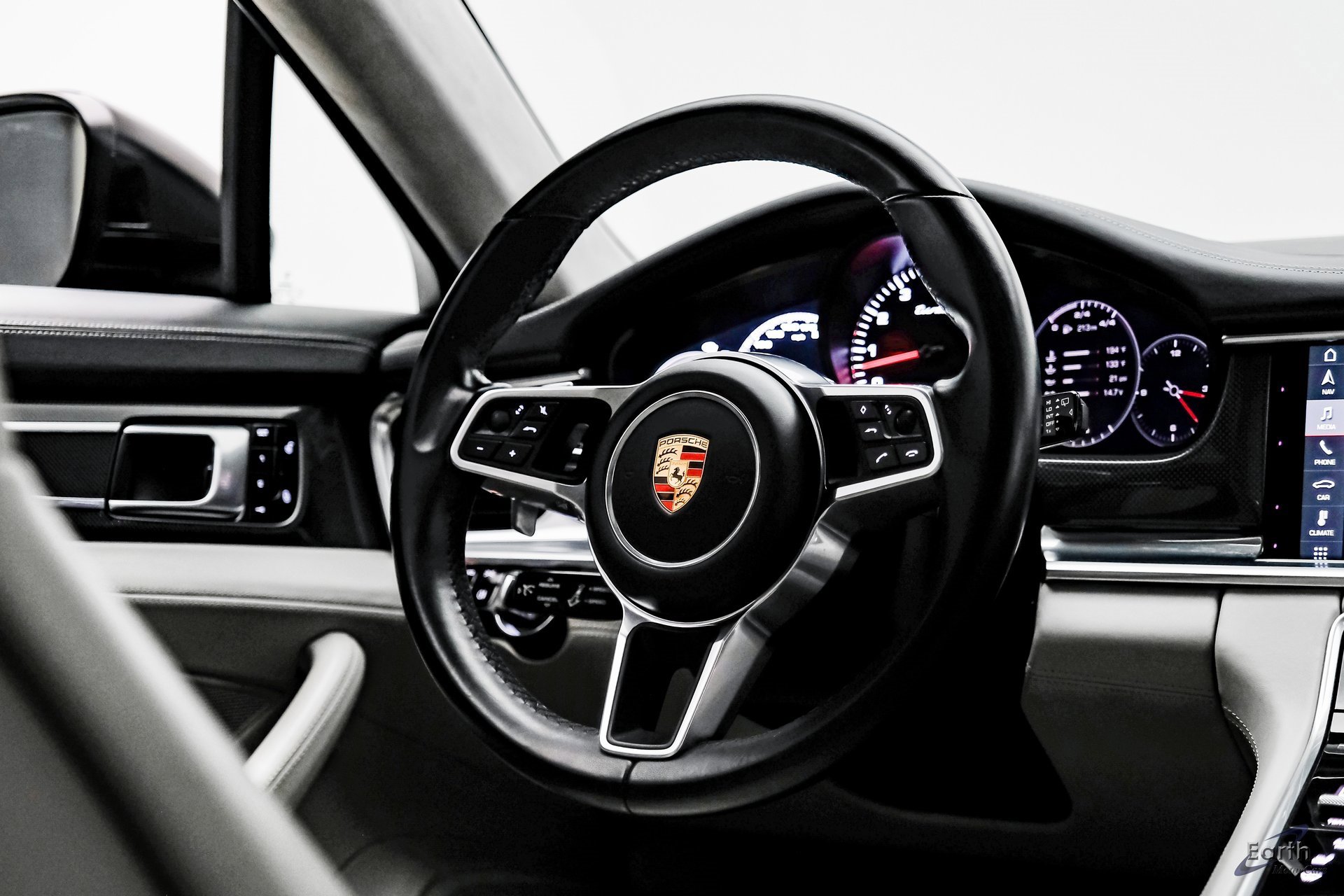 Used 2018 Porsche Panamera Turbo Sport Turismo image 48