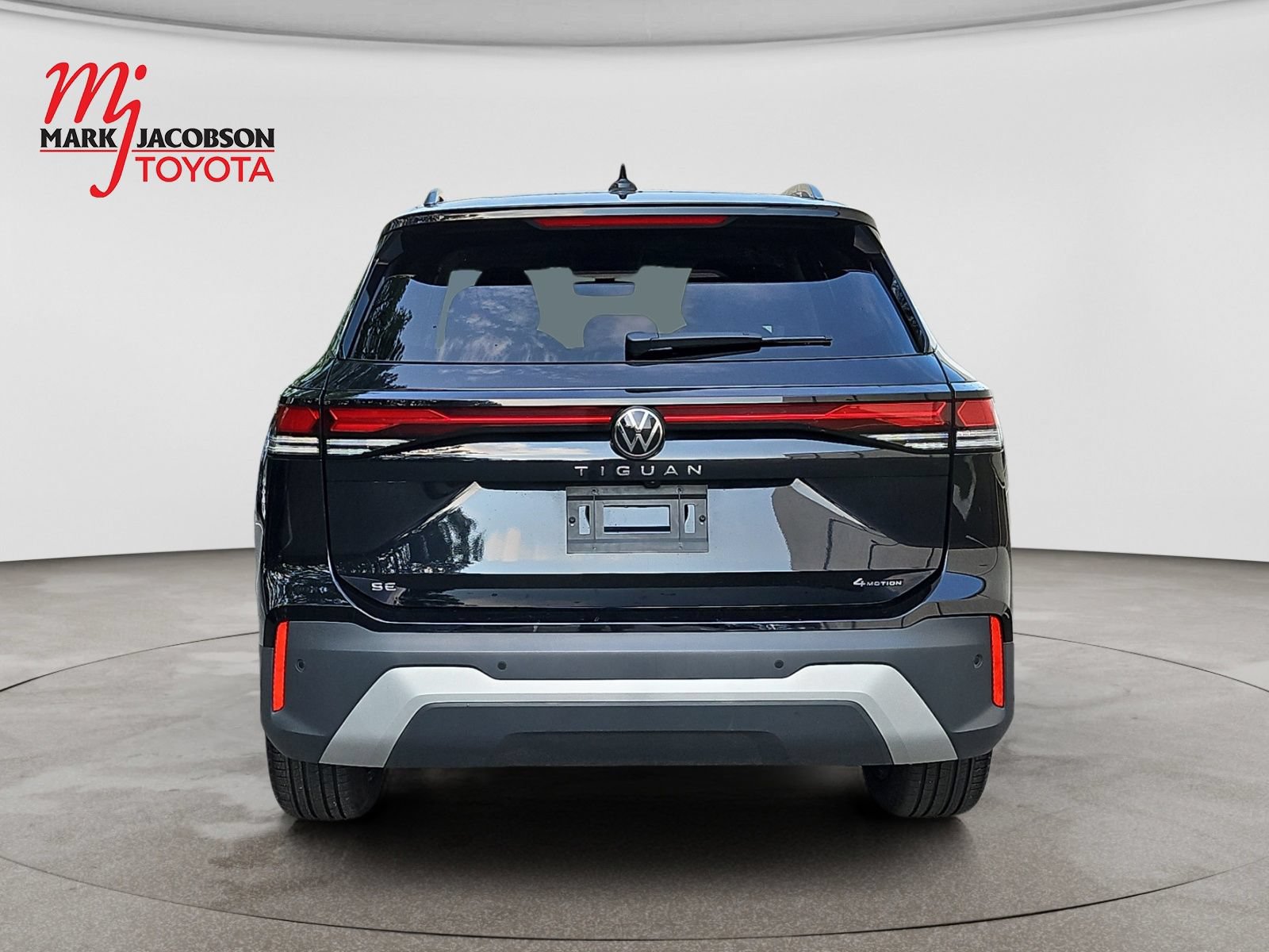Used 2026 Volkswagen Tiguan SE AWD/4WD image 10