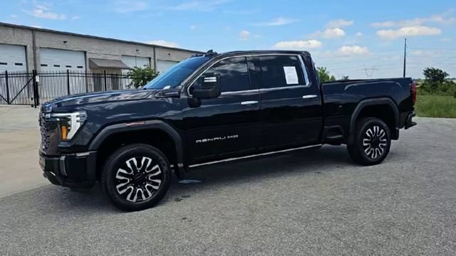 Used 2024 GMC Sierra 2500 Denali Ultimate AWD/4WD image 4
