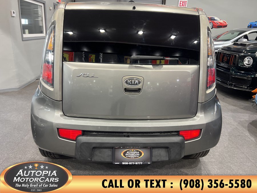 Used 2010 Kia Soul + w/ Audio Pkg FWD image 4