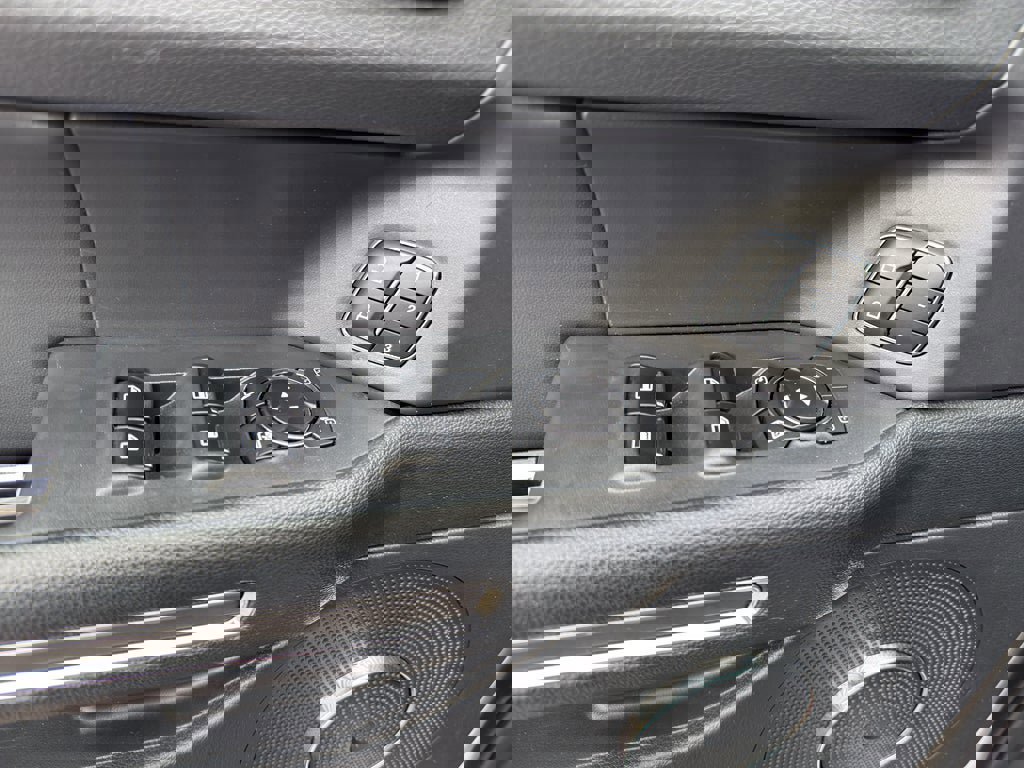 Used 2024 Ford Expedition XLT image 9