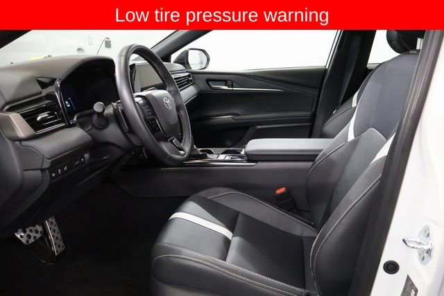 Used 2025 Toyota Camry SE image 14