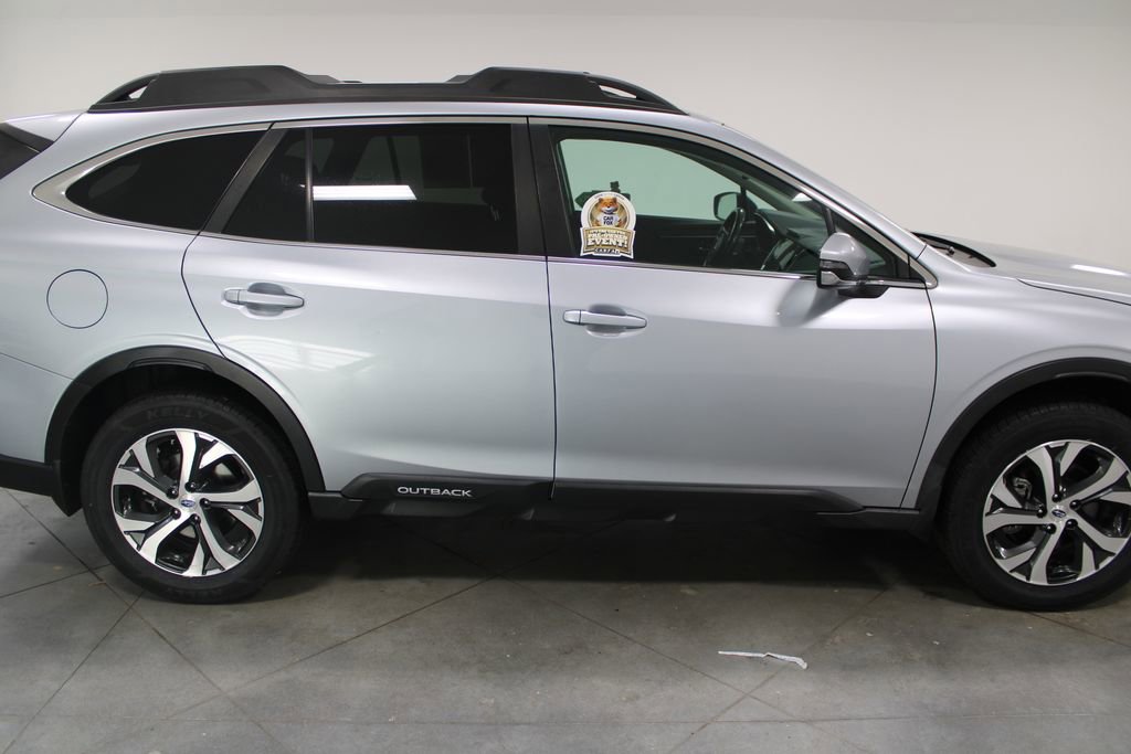 Used 2022 Subaru Outback Limited image 10