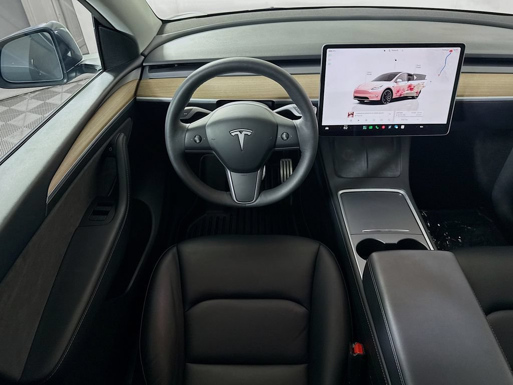 Used 2024 Tesla Model Y Performance AWD/4WD image 3