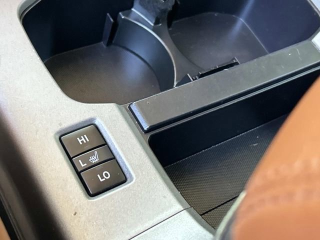 Used 2020 Toyota Sequoia Platinum AWD/4WD image 26
