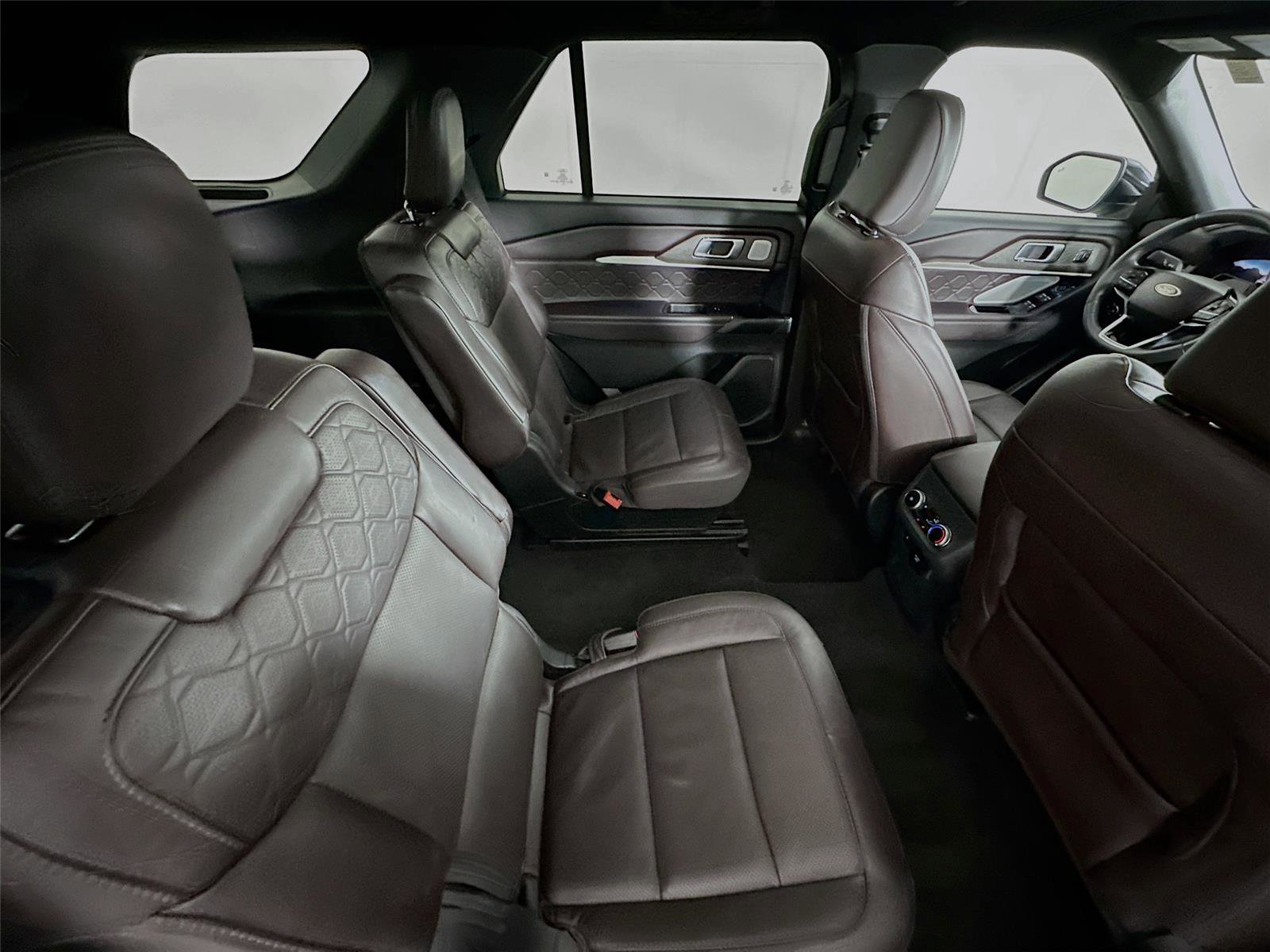 Used 2025 Ford Explorer Platinum w/ LUX Leather Package image 26