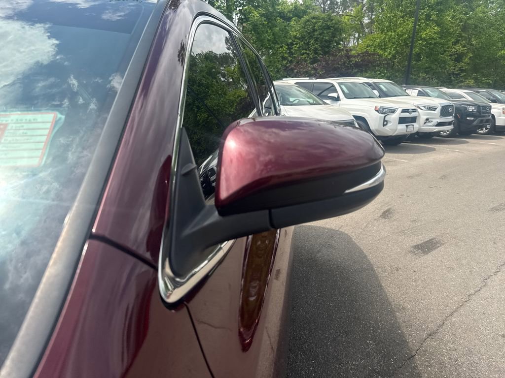 Used 2019 Toyota Highlander LE FWD image 33