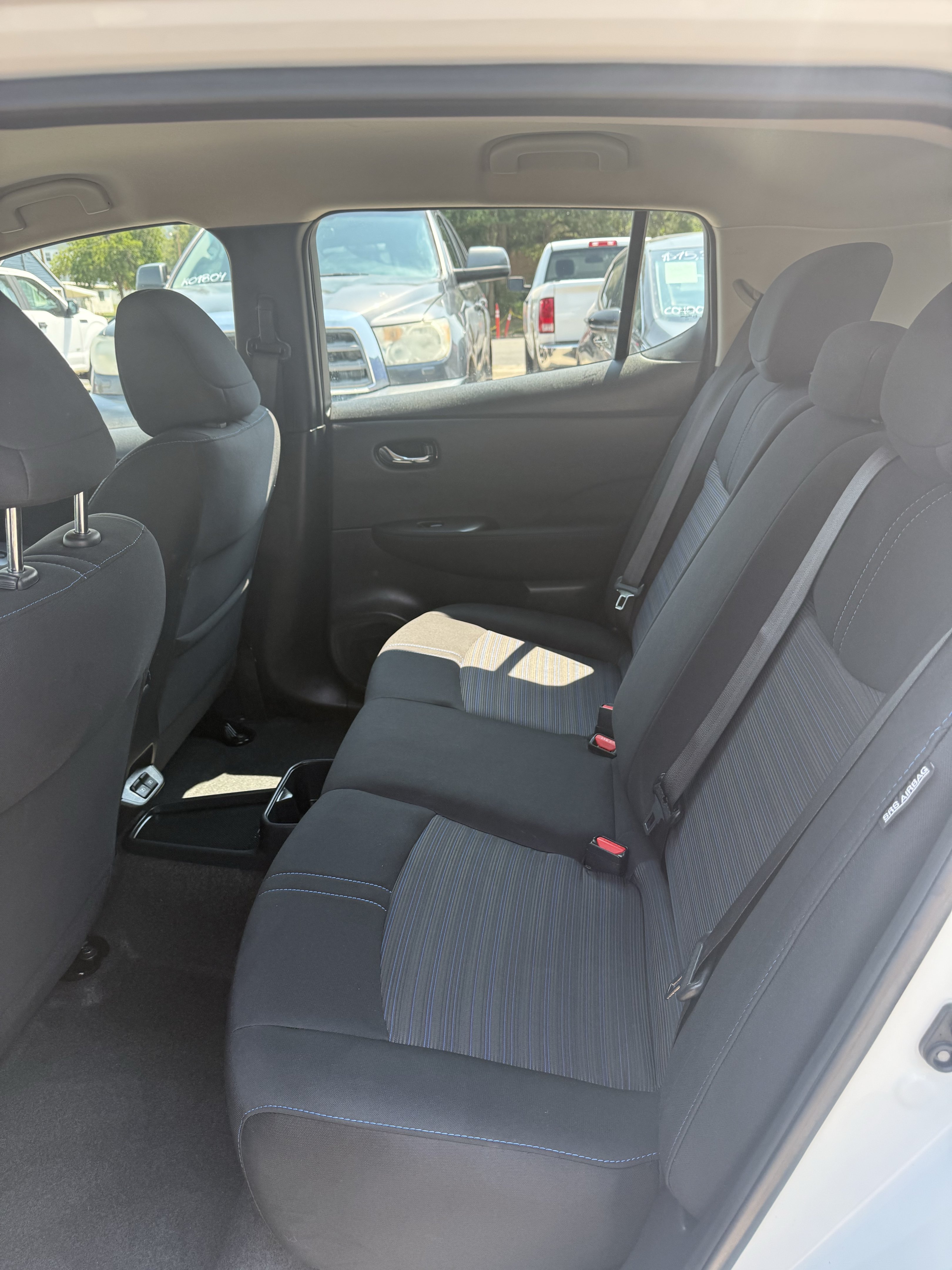 Used 2025 Nissan Leaf S FWD image 11