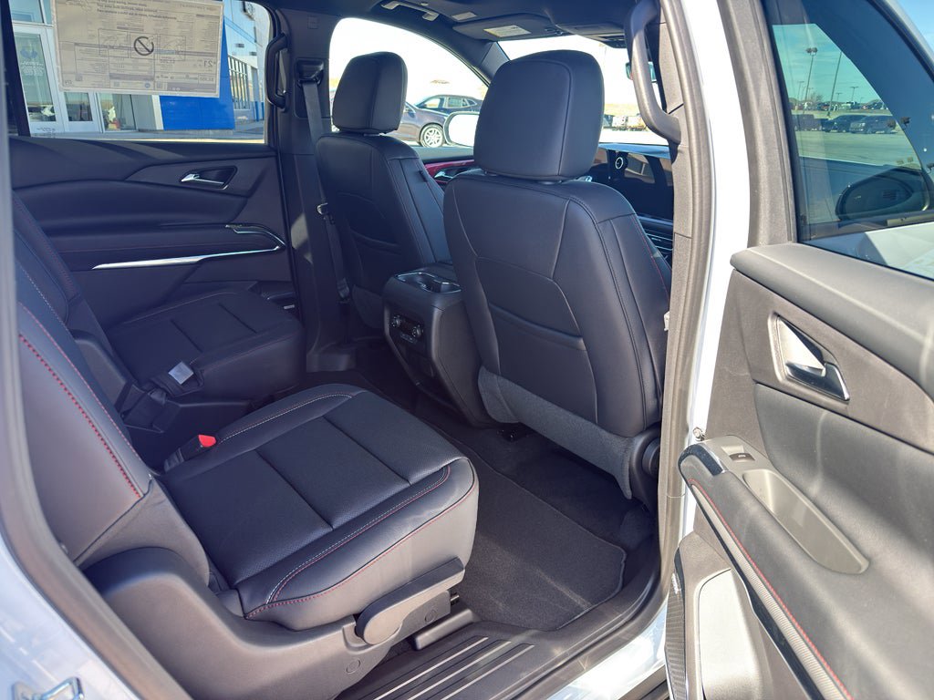 New 2026 Chevrolet Traverse Z71 w/ Enhanced Driving Package AWD/4WD image 11
