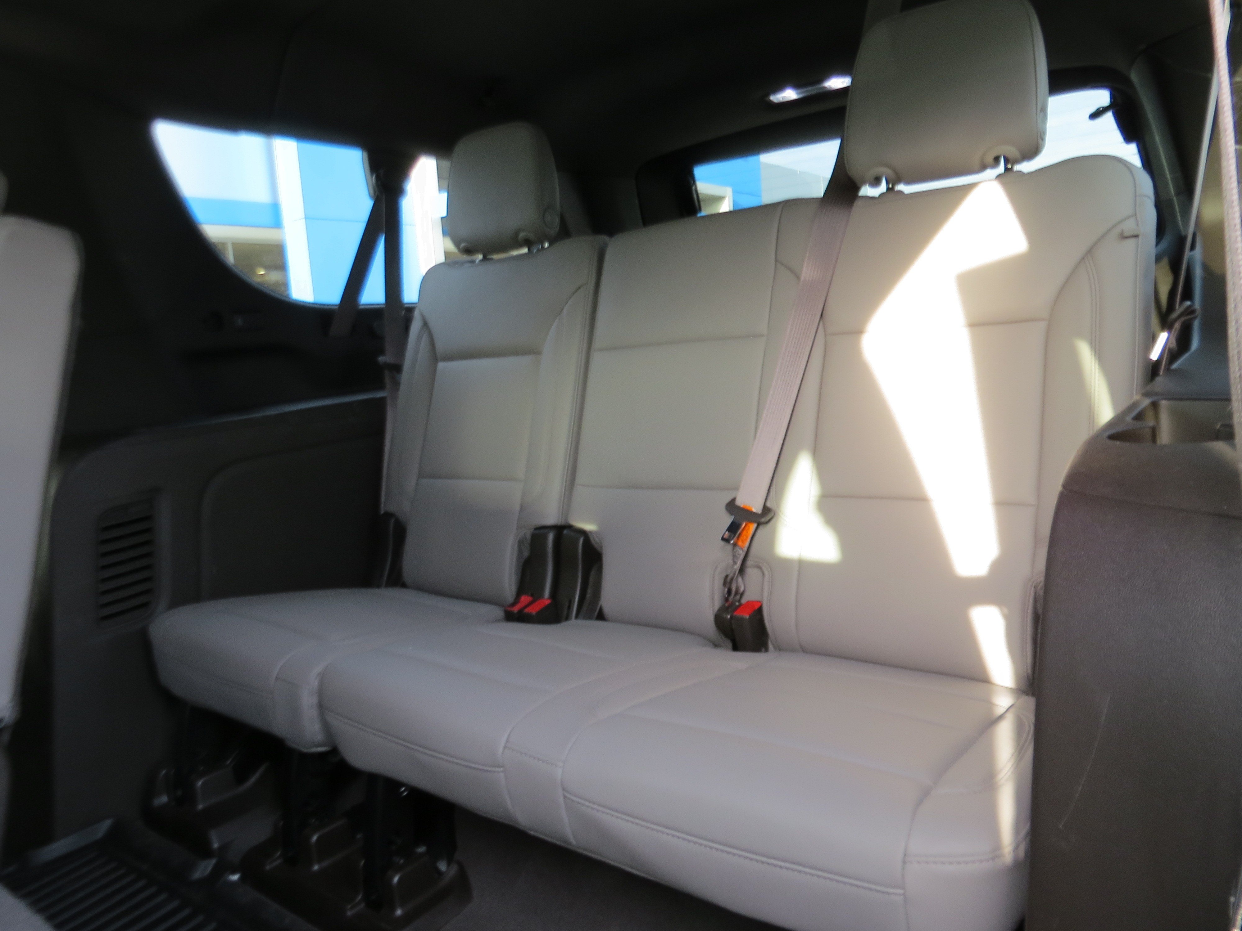 Used 2024 Chevrolet Suburban Z71 w/ Luxury Package AWD/4WD image 10