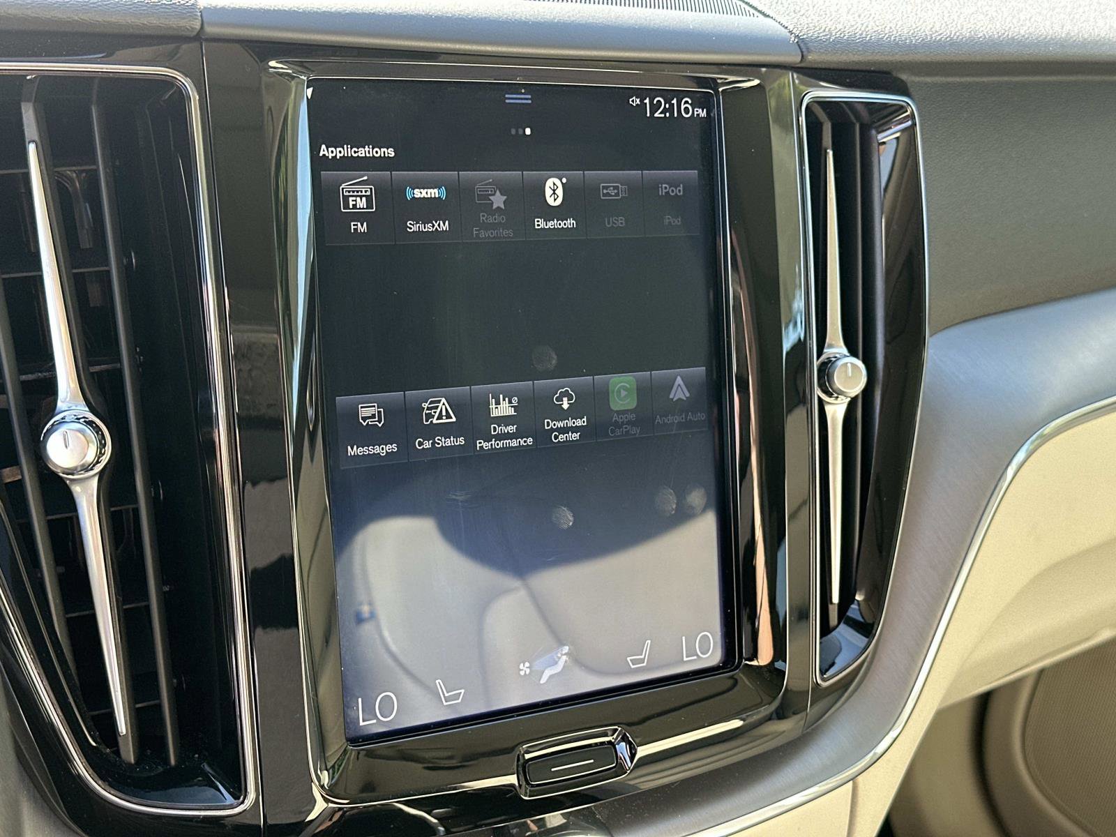 Used 2020 Volvo XC60 T8 Momentum w/ Protection Package Premier image 12