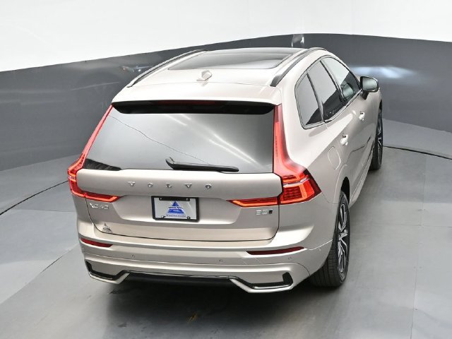Used 2024 Volvo XC60 B5 Plus w/ Climate Package AWD/4WD image 47