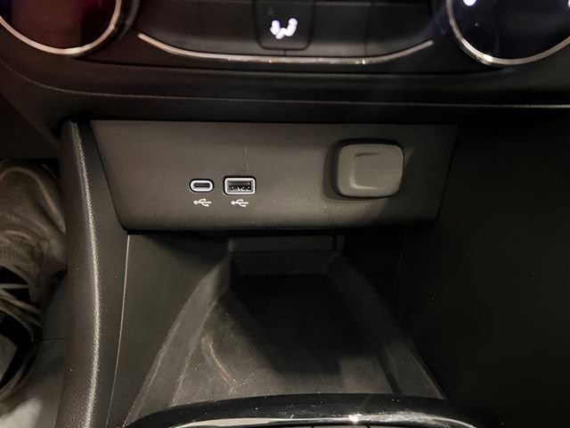 Used 2025 Buick Encore GX Preferred AWD/4WD image 24