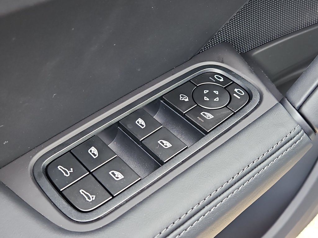 New 2026 Porsche Cayenne S AWD/4WD image 25