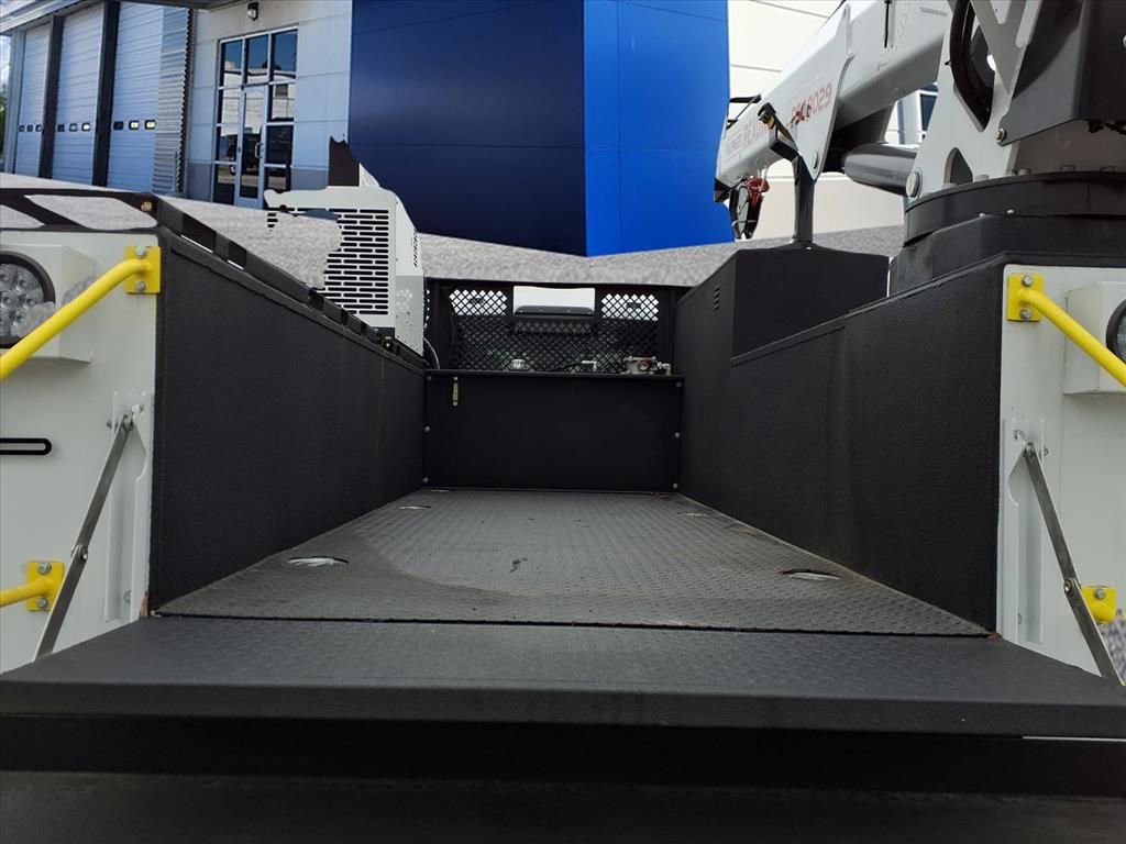 New 2026 Ford F550 4x4 Supercab Super Duty image 22