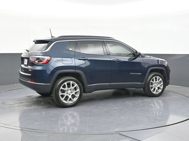 Used 2024 Jeep Compass Latitude AWD/4WD image 15