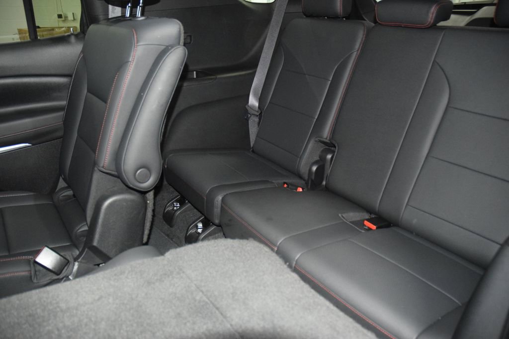 Used 2024 Chevrolet Traverse Z71 AWD/4WD image 43