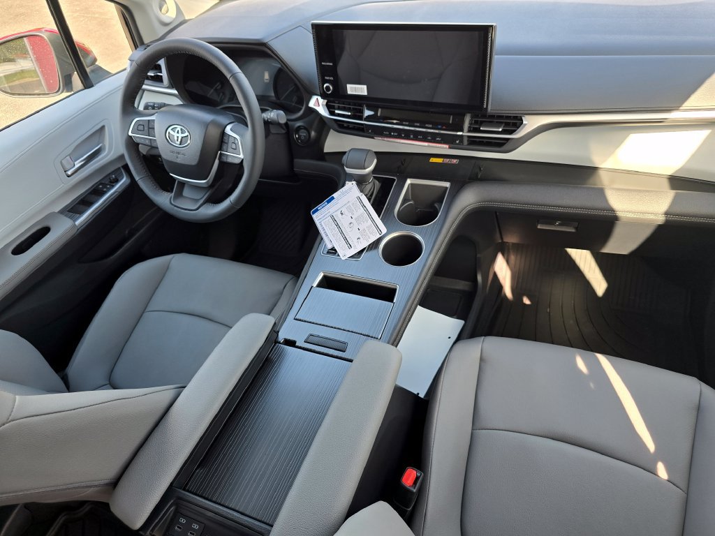 New 2026 Toyota Sienna XLE AWD/4WD image 24
