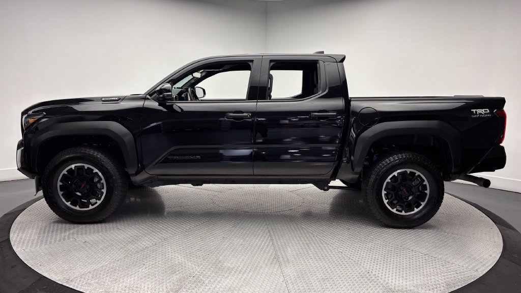 Certified 2026 Toyota Tacoma TRD Off-Road w/ TRD Off Road Upgrade Package AWD/4WD image 4