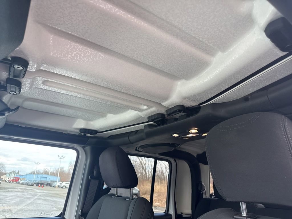 Used 2021 Jeep Gladiator Sport image 37