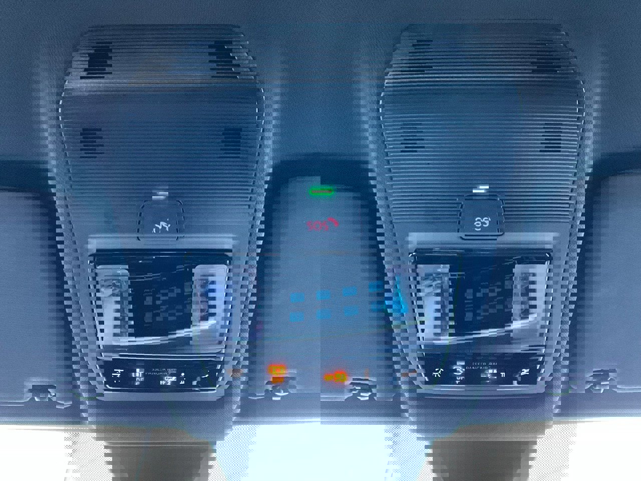 Used 2025 Volkswagen Atlas Cross Sport SE image 17