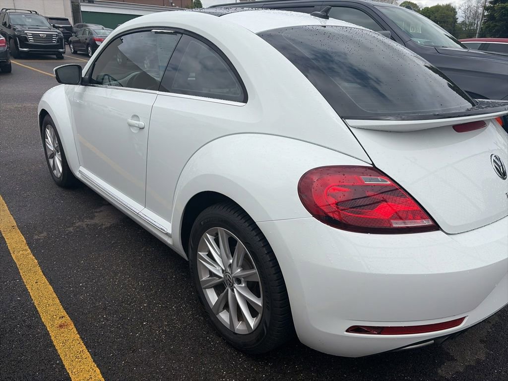 Used 2019 Volkswagen Beetle 2.0T SE FWD image 9