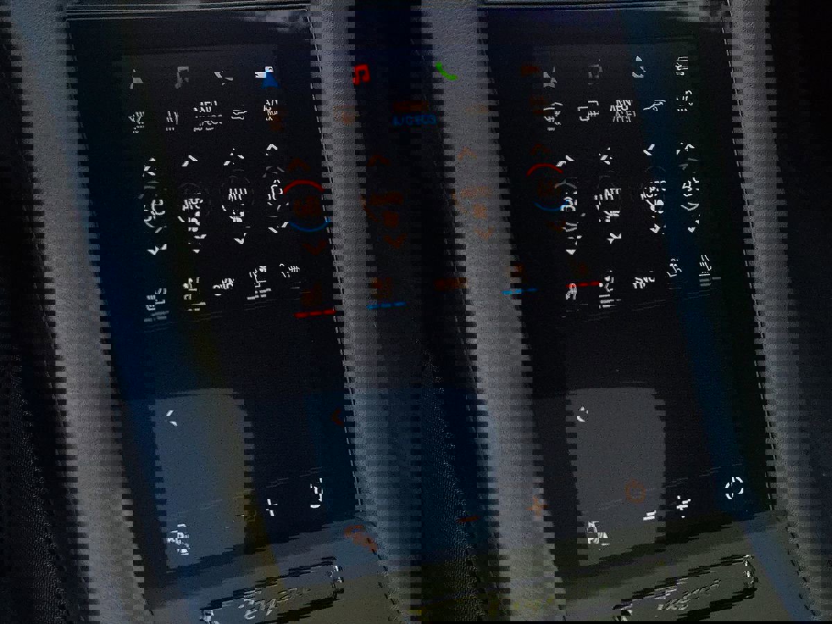 Used 2023 Porsche Taycan image 34