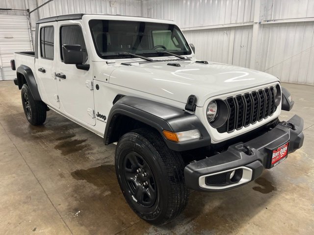 Used 2024 Jeep Gladiator Sport image 1