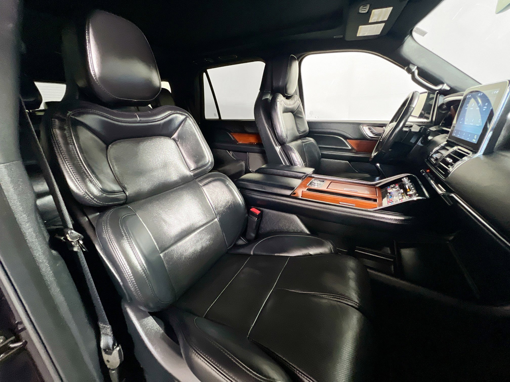 Used 2021 Lincoln Navigator Reserve image 31