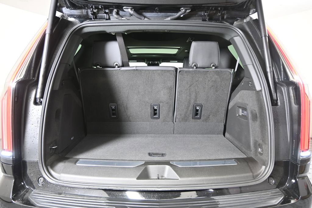 Used 2025 Cadillac Escalade Sport w/ Touring Package image 18