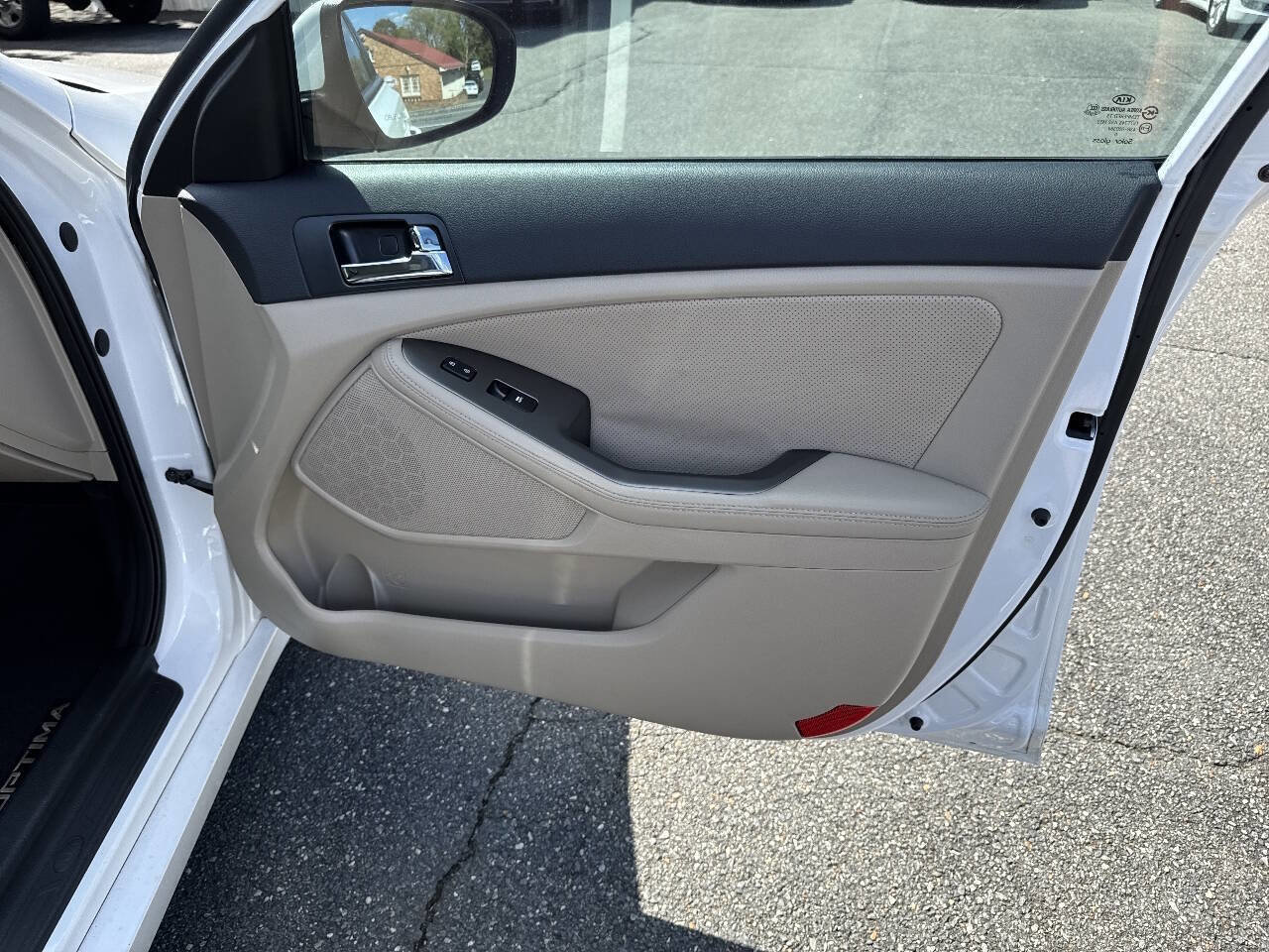 Used 2011 Kia Optima EX image 17