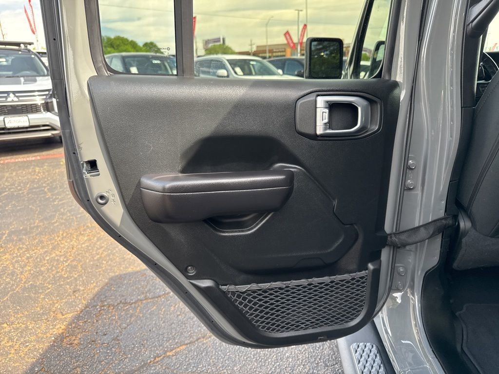 Used 2021 Jeep Gladiator Sport AWD/4WD image 28