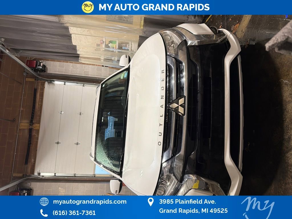 Used 2018 Mitsubishi Outlander SEL image 50