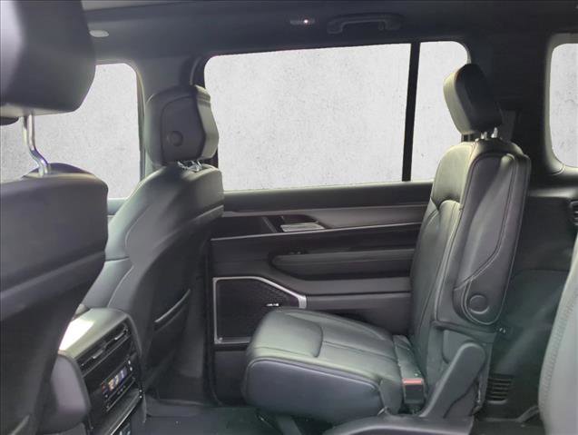 Used 2024 Jeep Wagoneer Series II image 14