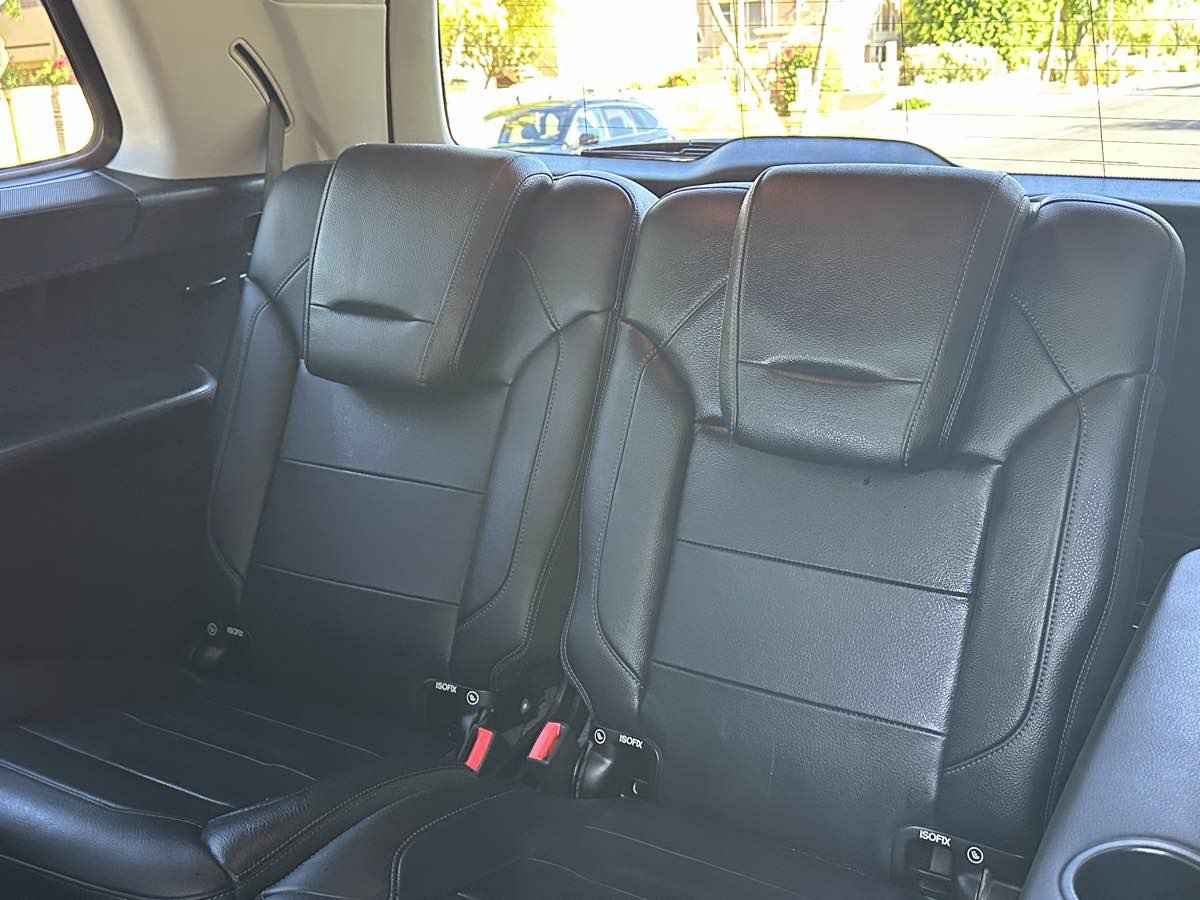 Used 2018 Mercedes-Benz GLS 550 4MATIC w/ Driver Assistance Package image 18