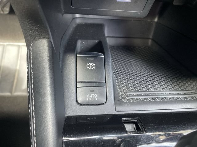 Used 2023 Nissan Kicks SR FWD image 33