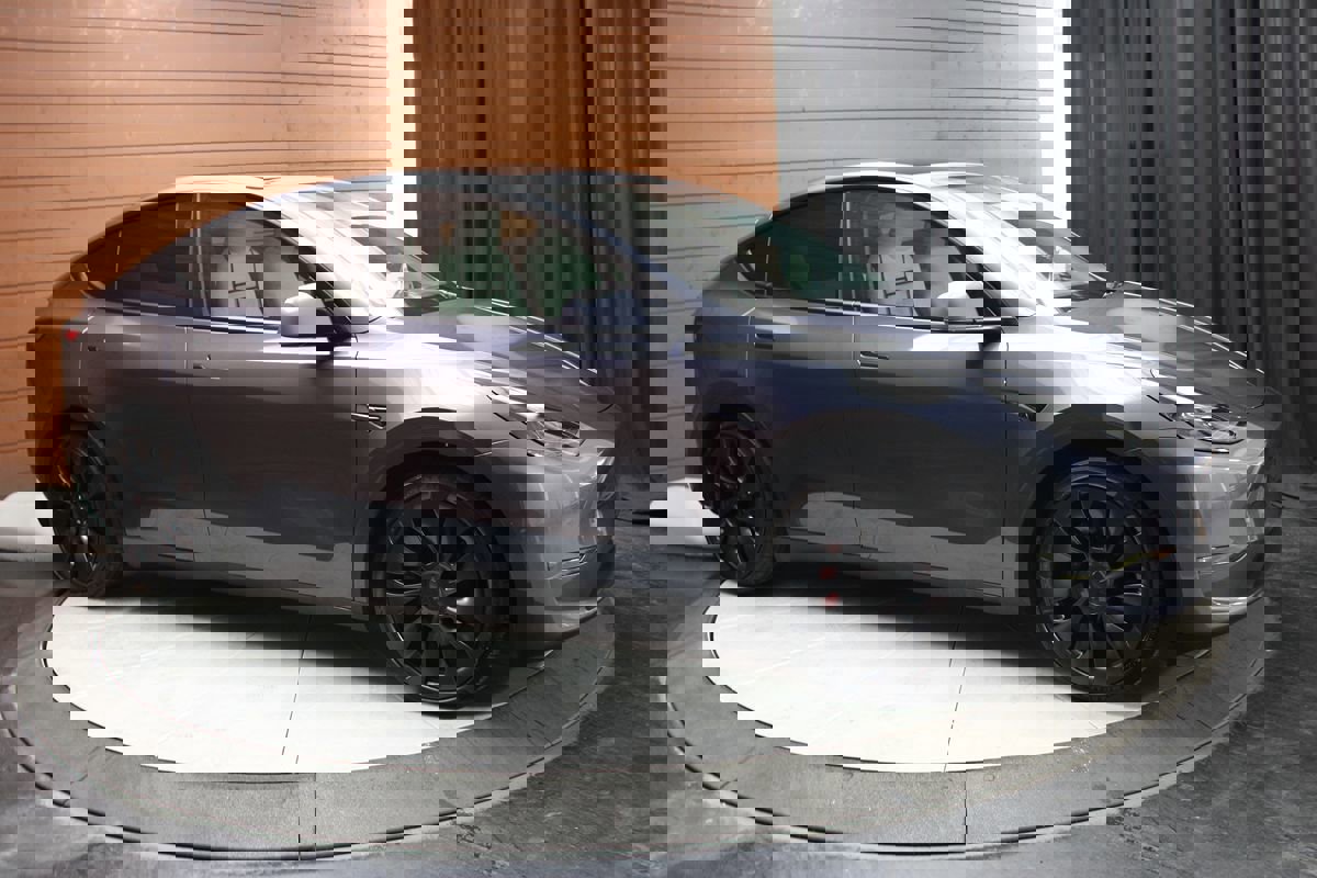 Used 2023 Tesla Model Y Long Range image 49