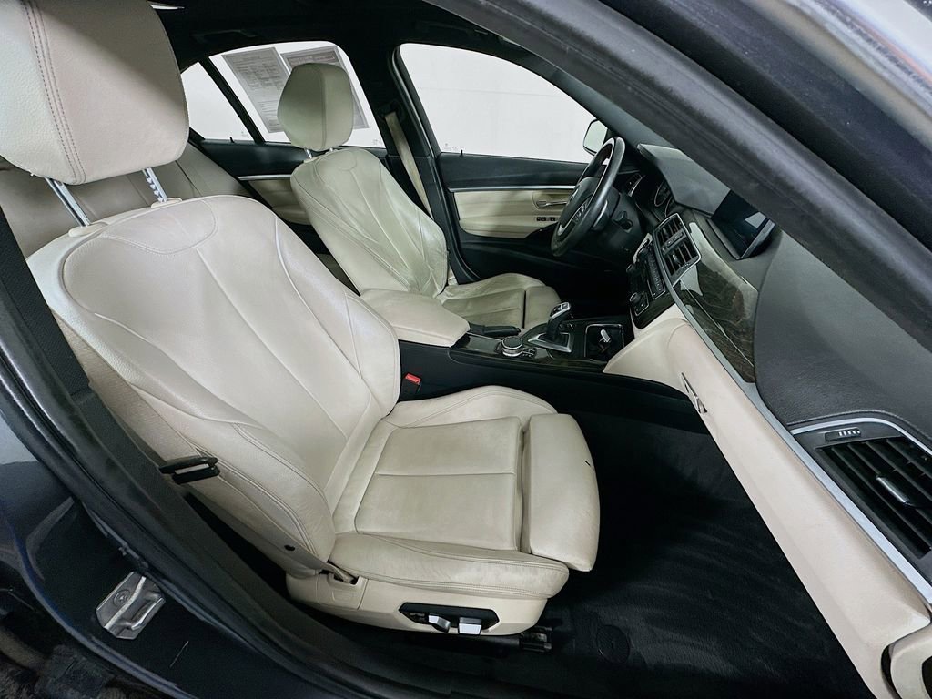 Used 2017 BMW 330i xDrive Sedan image 33