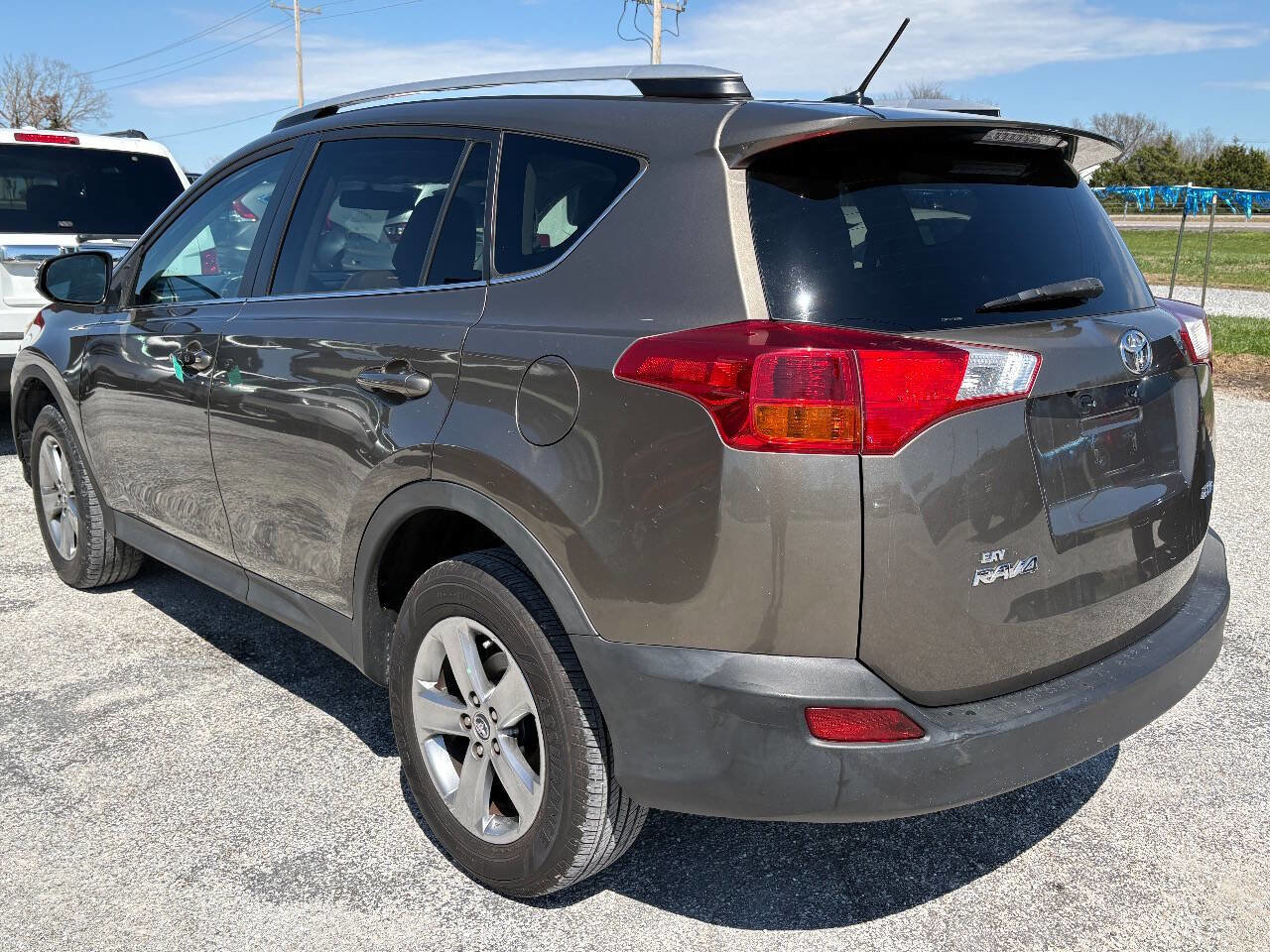 Used 2015 Toyota RAV4 XLE image 11