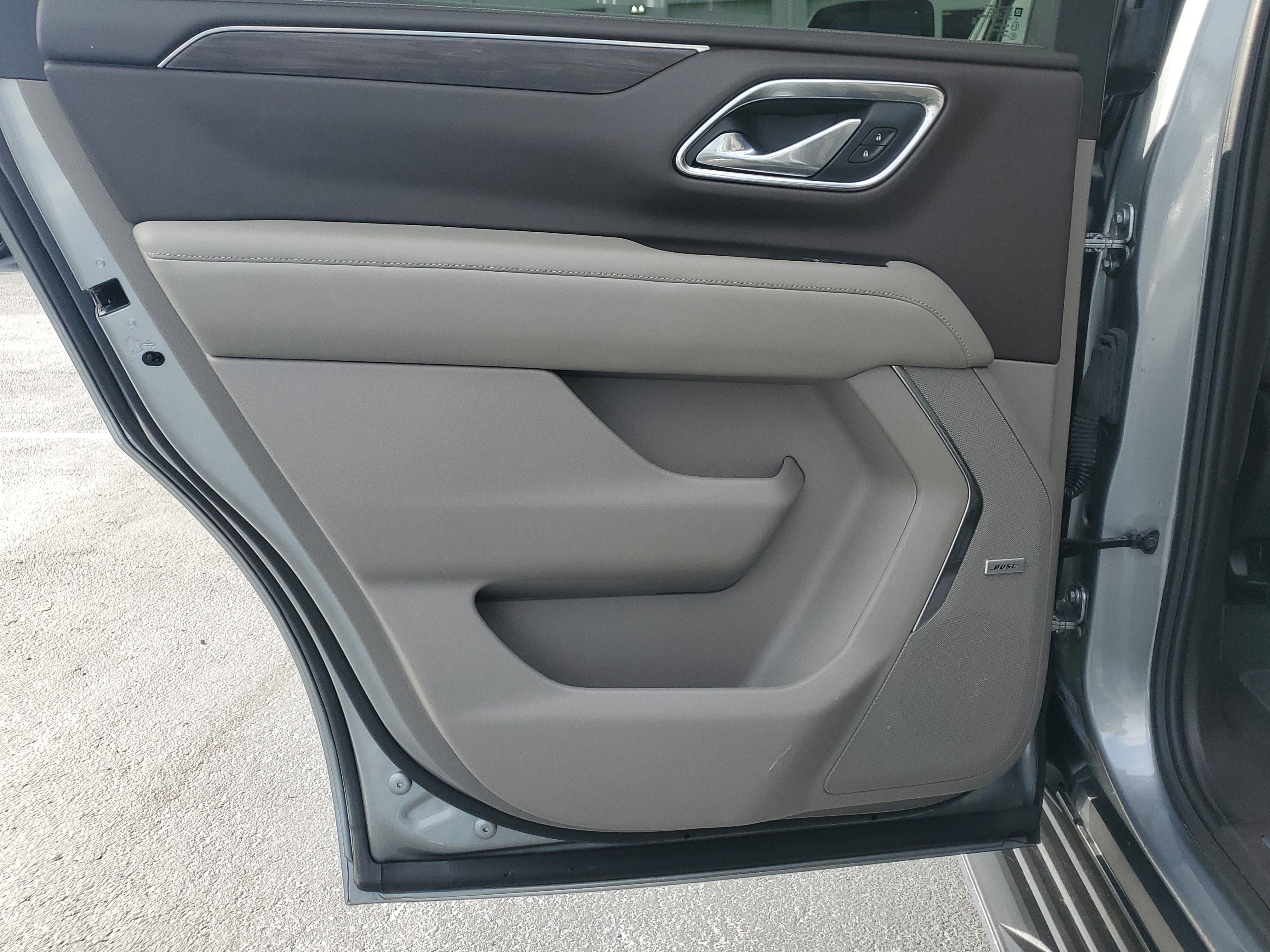 Used 2024 Chevrolet Tahoe LT w/ LT Signature Package image 12