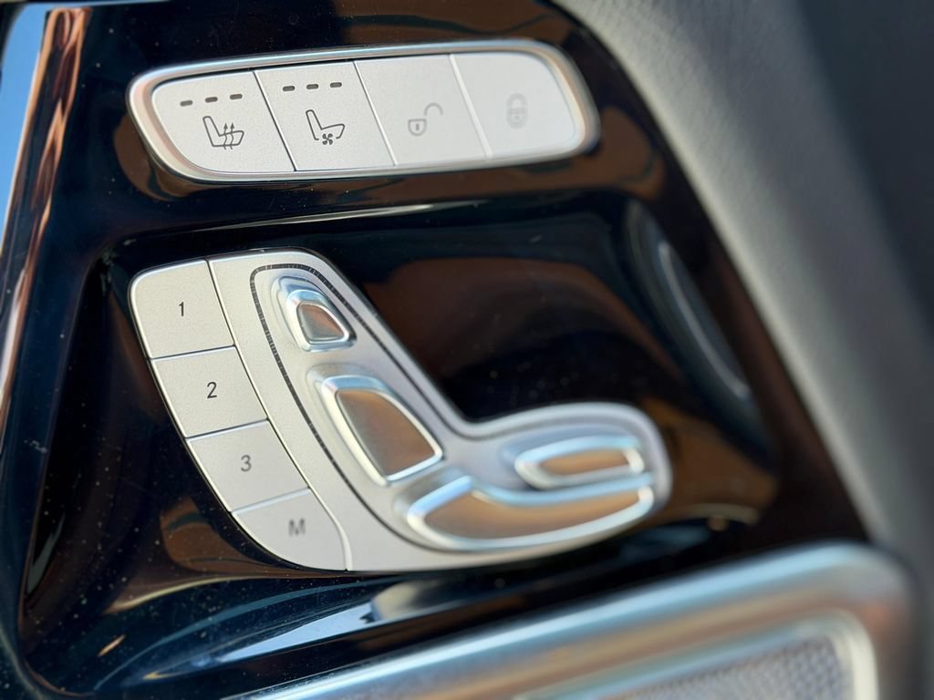 Used 2021 Mercedes-Benz G 63 AMG 4MATIC w/ G Manufaktur Interior Package image 12