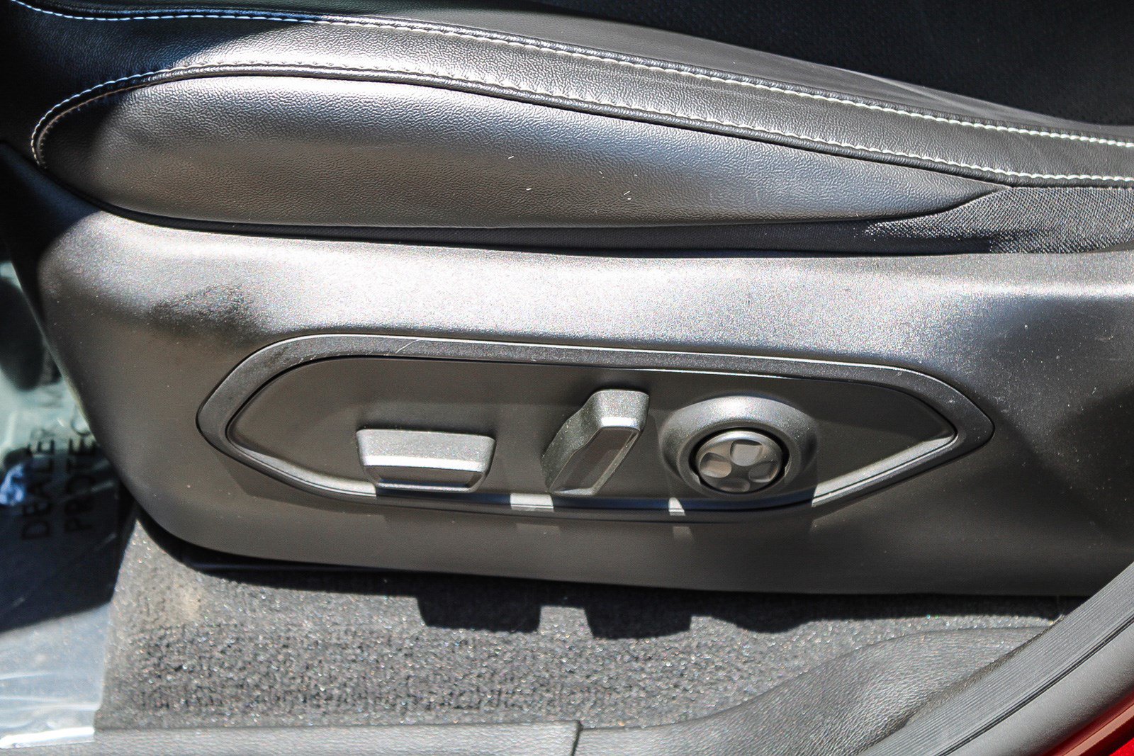Used 2025 Jeep Grand Cherokee Altitude RWD image 24