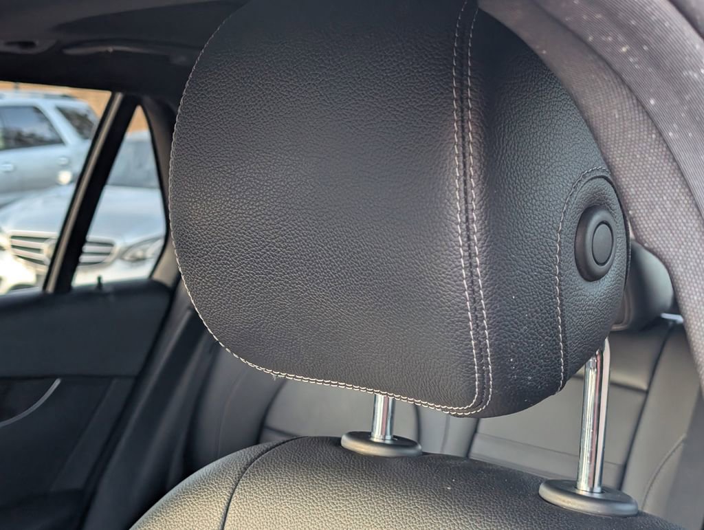 Used 2017 Mercedes-Benz GLC 300 4MATIC image 13